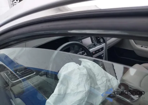 2015 Hyundai Sonata Sport z USA, uszkodzony, nr VIN 5NPE34AF8FH201759